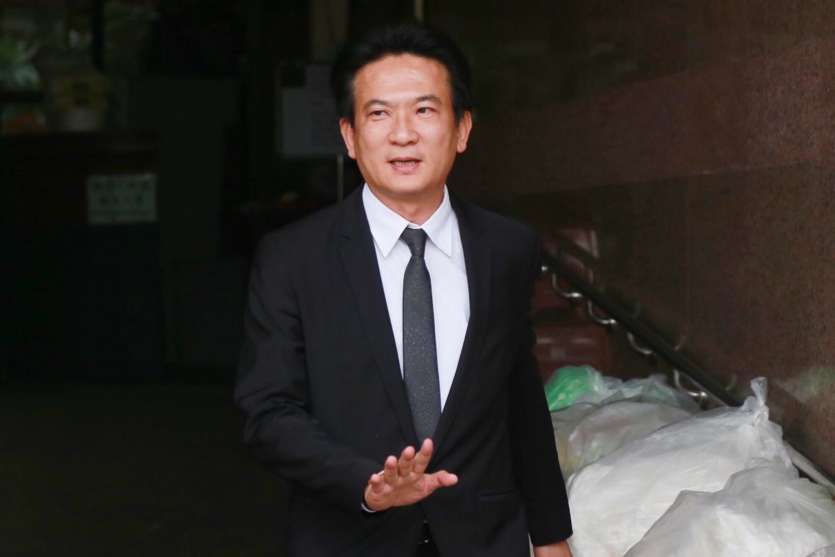 代表賴清德出席中執會的林俊憲不滿表示，中執委稱的共識、不表決，其實是卓榮泰連表決都不敢，說要表決他要離席。 (圖/記者葉政勳攝)