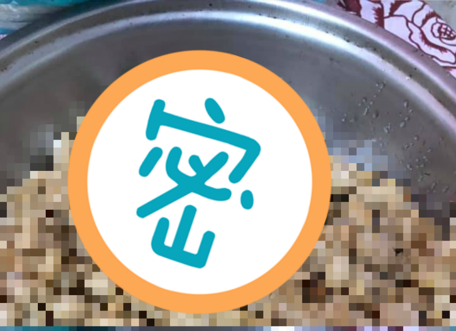 ▲一名網友在臉書社團「爆廢公社」表示，一回家看見整鍋的金黃香酥塊，就知道老爸又炸了這款童年的「高檔零食」。（圖／翻攝自爆廢公社）