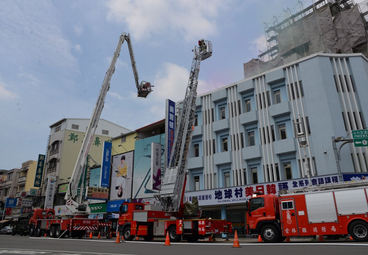 ▲雲林縣消防局在斗六市進行萬安42號演習救災應變演練相當逼真。（圖／記者簡勇鵬攝，2019.05.30）