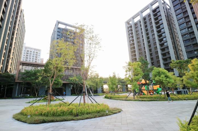 台南市區近年房地價高漲，建商紛紛往外圍獵地蓋樓，民眾也向外移居買房。（圖／信義房屋提供）