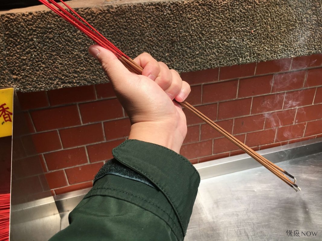 倒插香示意圖，並非真的倒插香。（圖／記者黃彥昇攝）