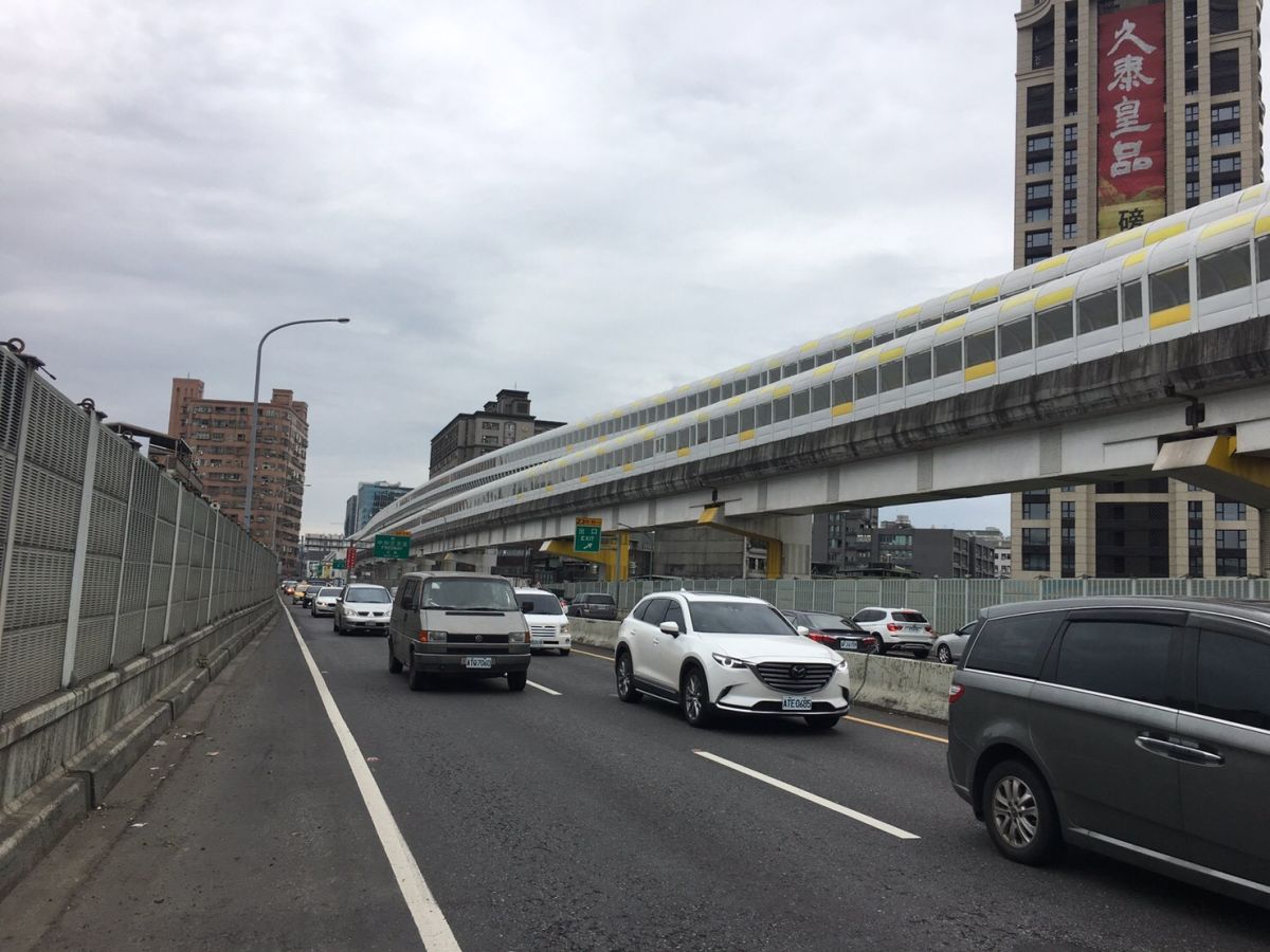 ▲連假出遊最怕大塞車掃興，出門前最好先查詢路況，避開塞車路段。（圖／新北市交通局提供）

