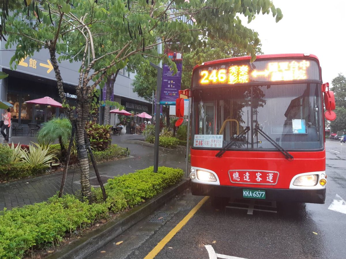 ▲中市鐵路高架化沿線聯外公車，246路公車行駛南京路及南京東路。 (圖／交通局提供2019.6.1)