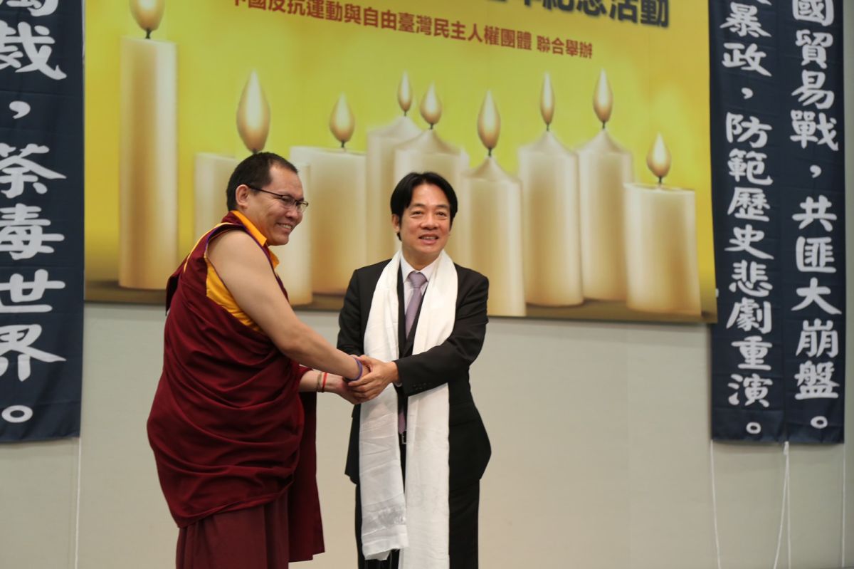 高雄市長韓國瑜昨天指願為中華民國不惜粉身碎骨，引發輿論熱議，前行政院長賴清德今（2）日受訪時表示，「我出來參選總統，就是希望能結合國人同胞，共同捍衛台灣主權的完整」。（圖／賴清德辦公室提供）