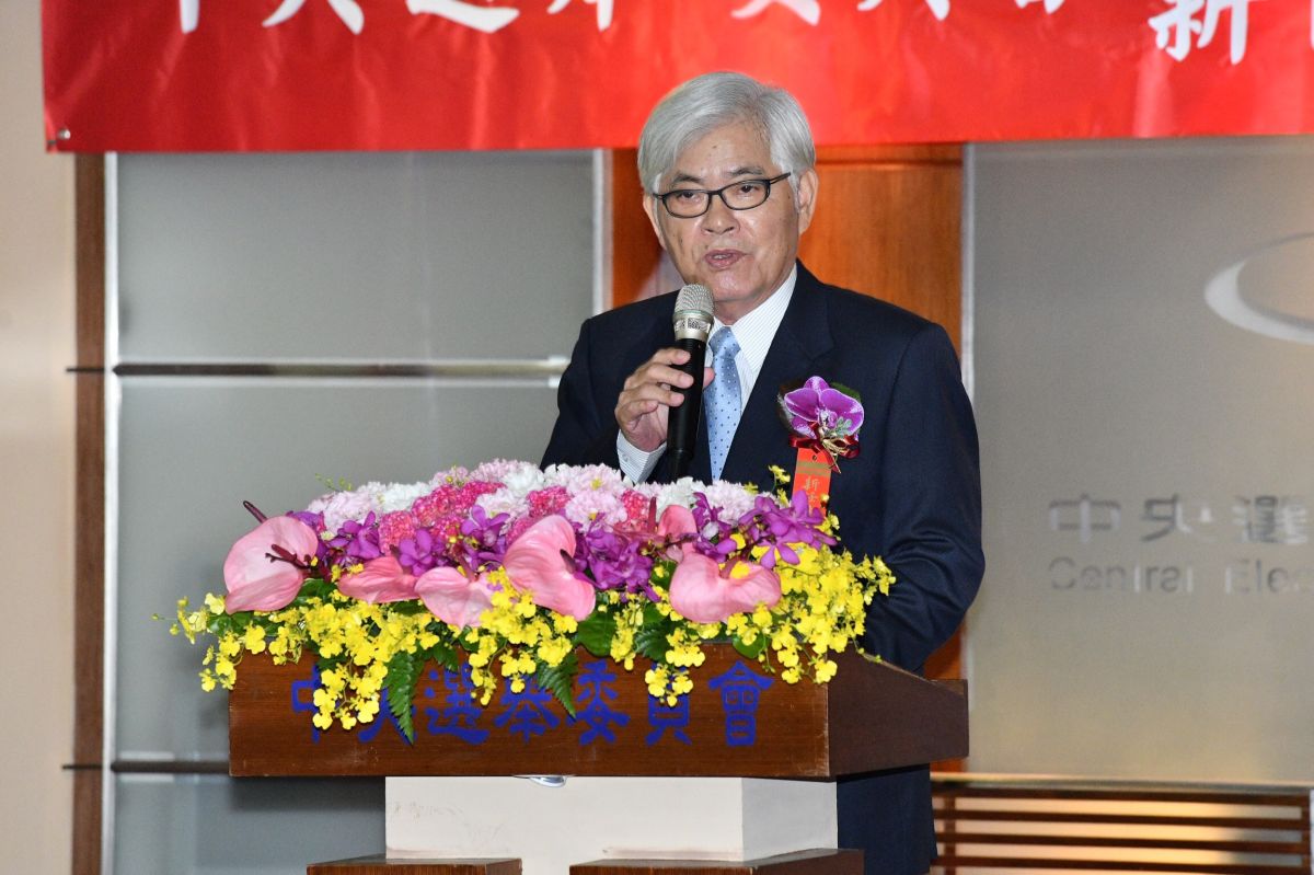 ▲中央選舉委員會今（3）日上午舉行主任委員交接典禮。新任主位李進勇表示，要重振國人對中選會的信心。（圖／記者林柏年攝, 2019.6.3）