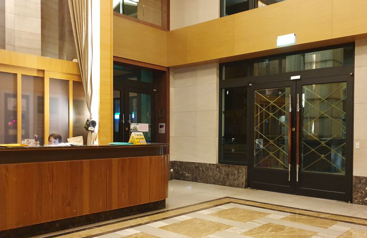 管理費固定成本當中，人事費用占比近半。（圖／信義房屋提供）