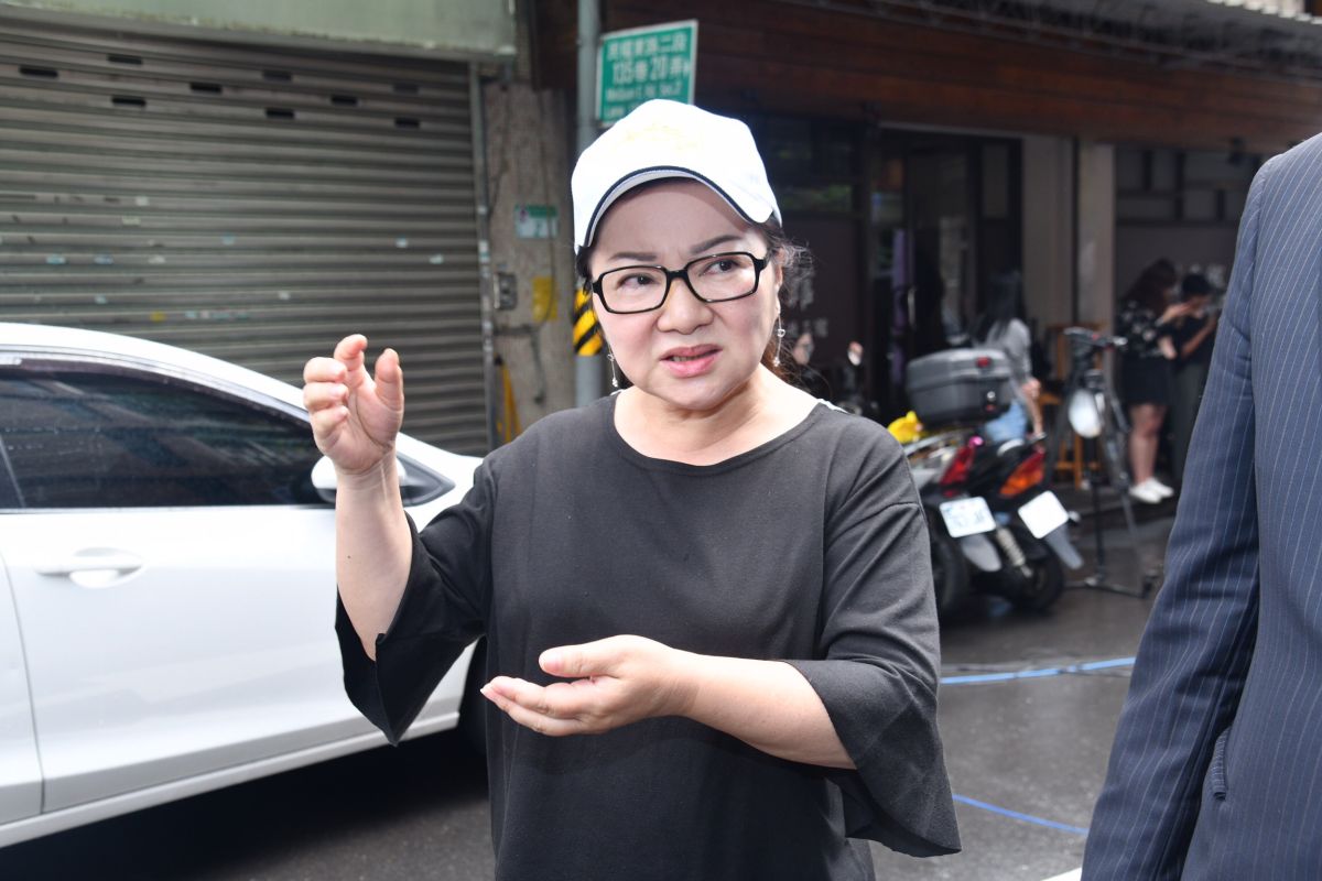  ▲白冰冰今日中午抵達靈堂。（圖 / 攝影記者林柏年攝2019.6.4）