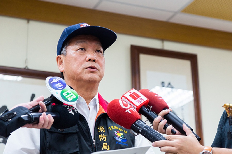 ▲花蓮縣消防局長針對東大門夜市火災初步鑑視結果進行說明。（圖／記者鄭志宏攝）