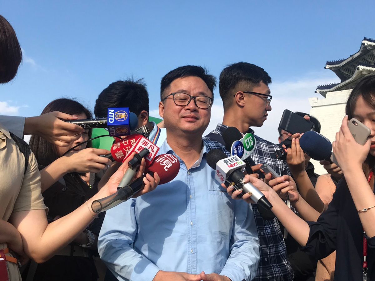 民進黨的初選時程昨天雖然已確定，不過民進黨秘書長羅文嘉4日受訪時表示，民調時間縮短為6月10日到12日，如果一切順利，最快13日中午就可公布民調結果。（圖／記者林人芳攝，2019,06,04)