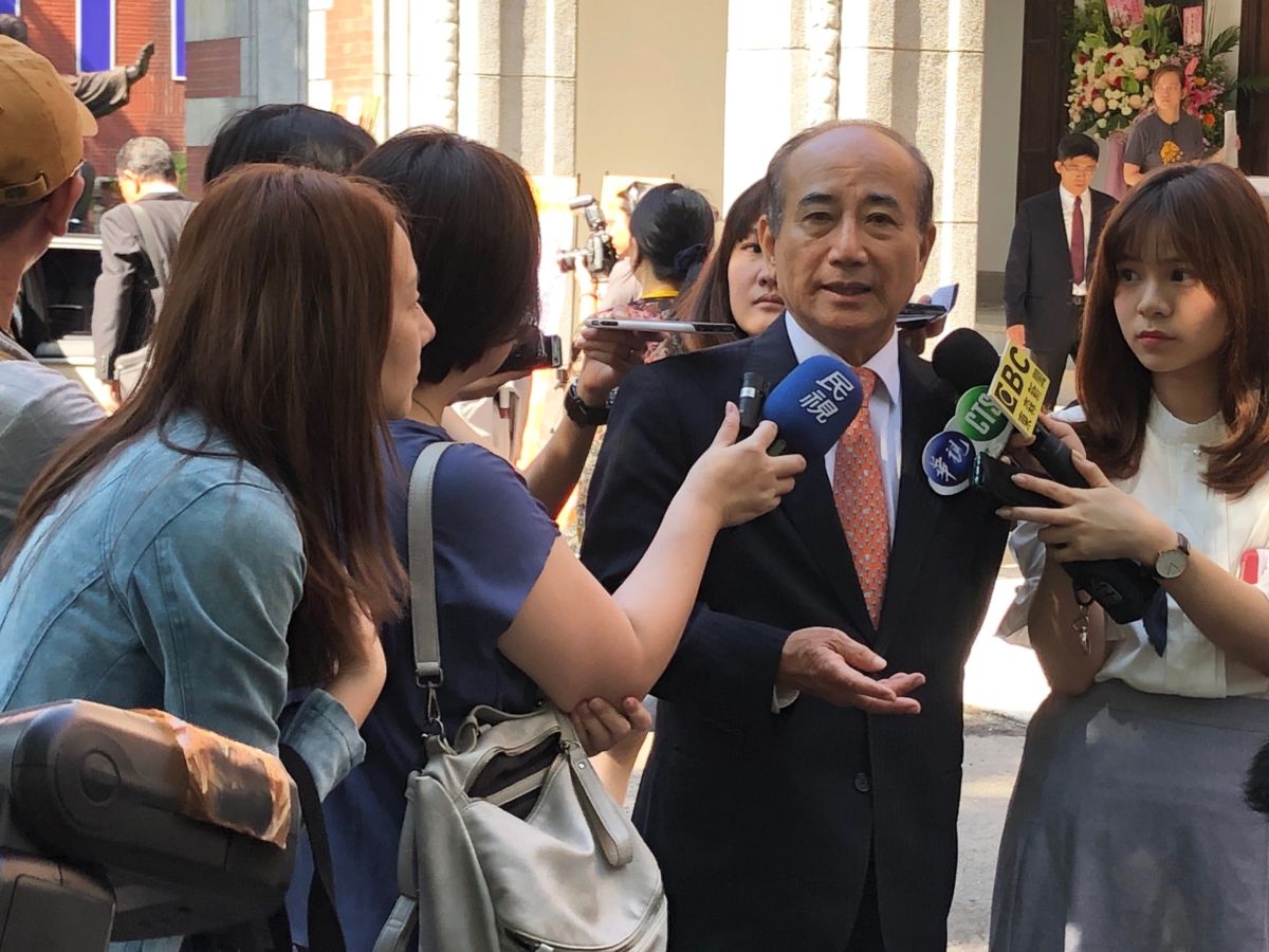 王金平今日出席台師大校慶，會前受訪對朱立倫批評黨中央沒戰略，王表示，黨中央可能沒想法也說不定。 (圖/王金平辦公室提供)