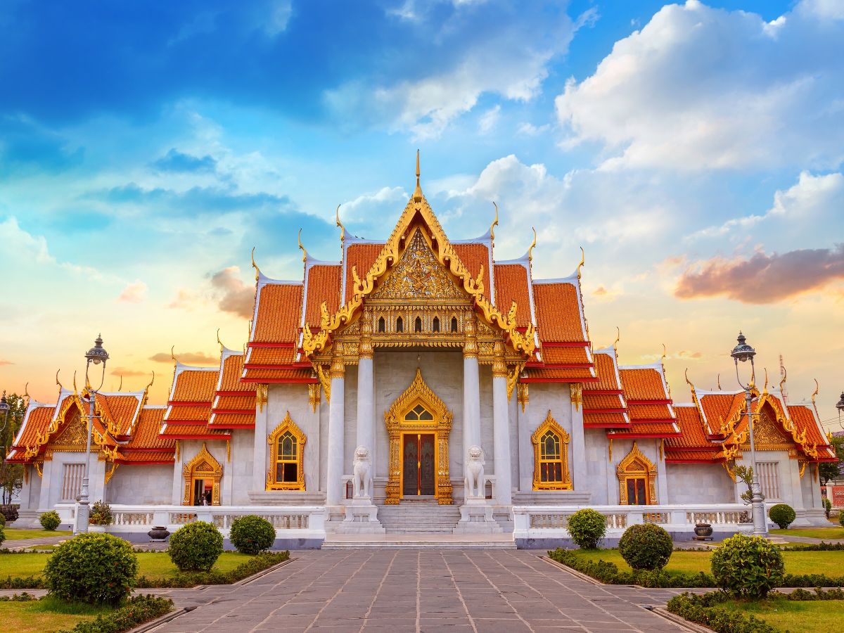 ▲旅遊業者推限定優惠，曼谷機票單程200元起。（圖／易遊網）