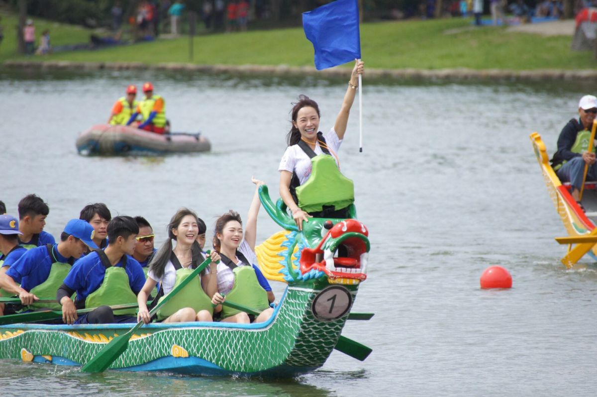 LamiGirls參加「乙未客家戰役文化季-龍潭歸鄉文化節」開幕式。（猿隊提供）