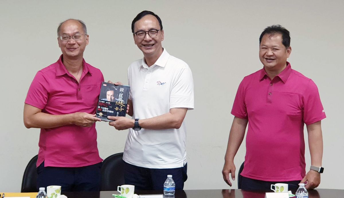 ▲朱立倫說，他擔任過黨主席，相信任何的選舉提名都會要求黨內同志最後一定要尊重初選的結果，初選之後就要全黨團結一致，這是基本的要求。（圖／記者李春台攝,2019.06.09）