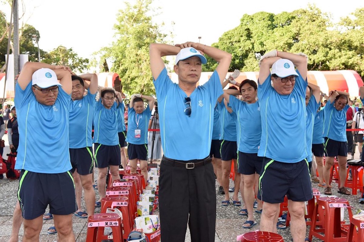 ▲回應自己不清楚「反送中」事件，高雄市長韓國瑜提到自己是第一次參加划龍舟活動，「聽那個鼓聲頭都是暈的，記者突然問我，我說要來了解一下，因為頭很昏！那時候的狀態是這樣。」（圖／翻攝自韓國瑜臉書）