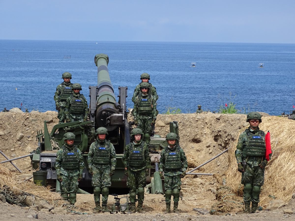 ▲夏季來臨，氣候高溫炎熱，也是熱中暑、熱衰竭高風險時期，國防部為防止受訓時產生熱傷害事件，4月底已完成全軍熱傷害防治講習。（圖／記者呂炯昌攝）