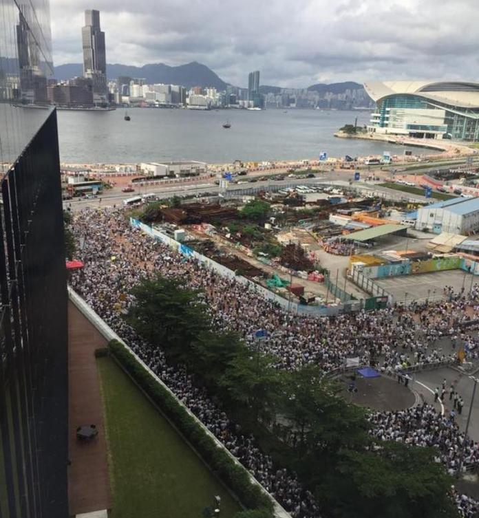 ▲日前香港發起的「反送中」遊行，吸引103萬香港市民參與。（圖／翻攝自民間人權陣線官方粉絲團）