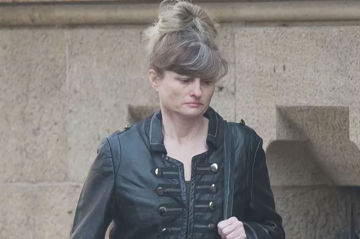 ▲英國一名女性竟然因為男友阻止她度假時行李帶太多衣物，盛怒之下持刀刺傷他。（圖／翻攝自 9GAG ）