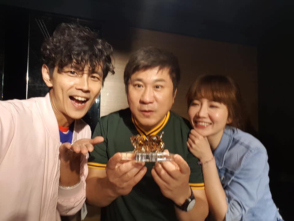 ▲阿翔（左起）、胡瓜、謝忻因合作《綜藝大集合》，來往密切。（圖／臉書）