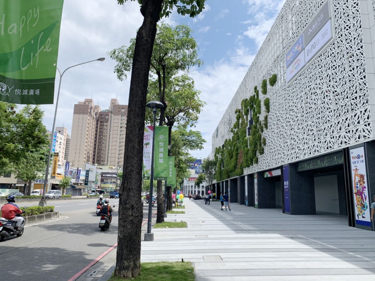 ▲高雄大順一路將有4大商場進駐，悅誠廣場更搶先於6月5日試營運，帶動店面行情回漲。（圖／信義房屋提供） 
