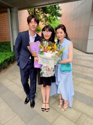 ▲賈靜雯、修杰楷、孫志浩為女兒難得齊聚。(圖/臉書) ▲賈靜雯、修杰楷、孫志浩為女兒難得齊聚。(圖/臉書)
