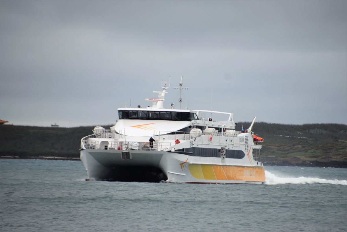 ▲「台中─澎湖」海上航線將在6月22日正式復航，由最新舒適的高速客輪「藍鵲輪」首航，遊客可以來一場浪漫的海島度假旅行。（圖／記者張塵攝，2019.06.13）