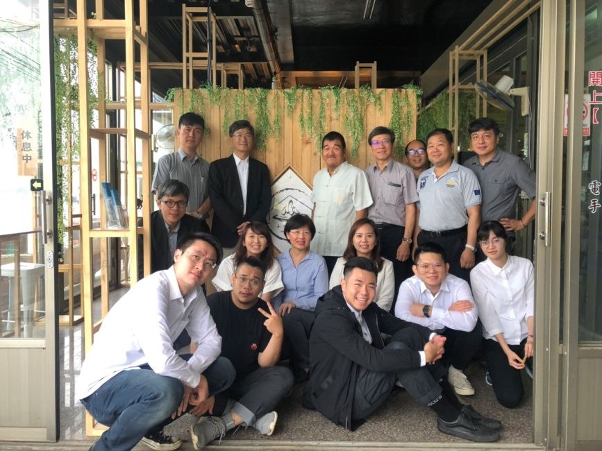 ▲中華大學建築與都市計畫學系師生與新埔鎮在地文物館「老頑童傳家寶」合作，創造網路熱門打卡名店。（圖／新竹縣政府提供）