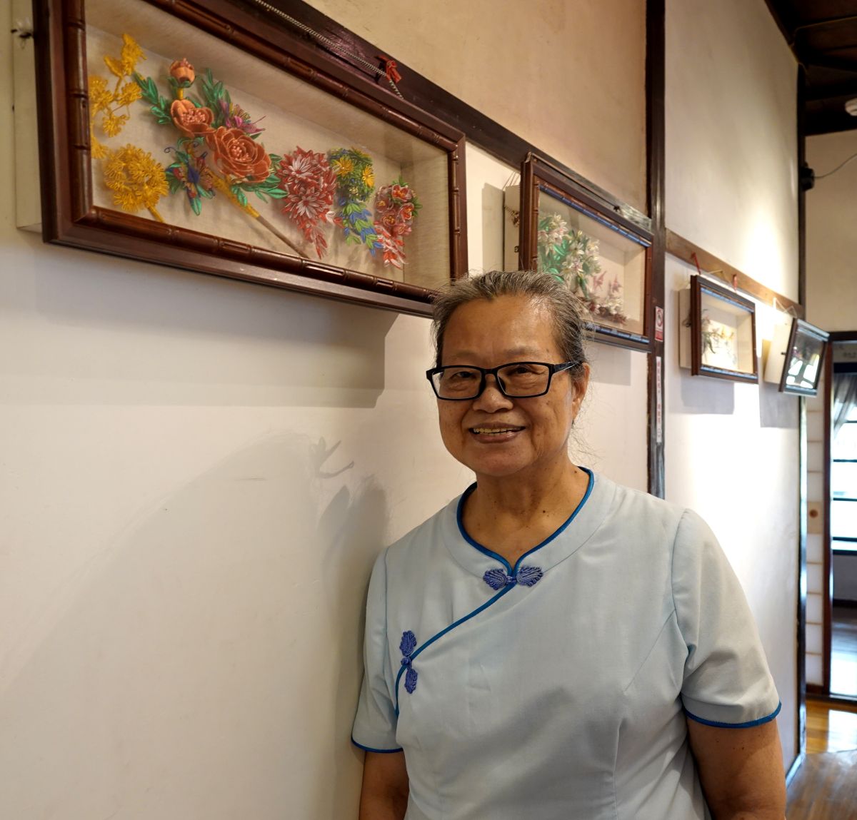 ▲施麗梅的春仔花作品不僅承襲古昔的傳統技巧，更注入現代的創意美學，已從婚禮的必備品，昇華為藝術的收藏品。（圖／記者陳雅芳攝，2019.06.13）