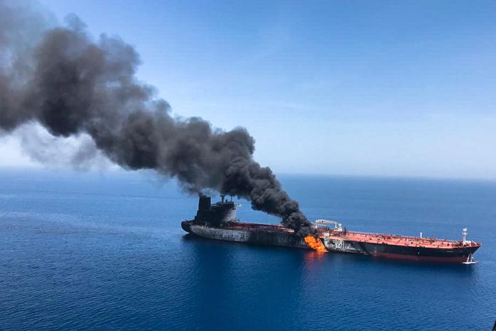 中油油輪遇襲！載運「7.5萬噸輕油」全毀　美國怪罪伊朗
