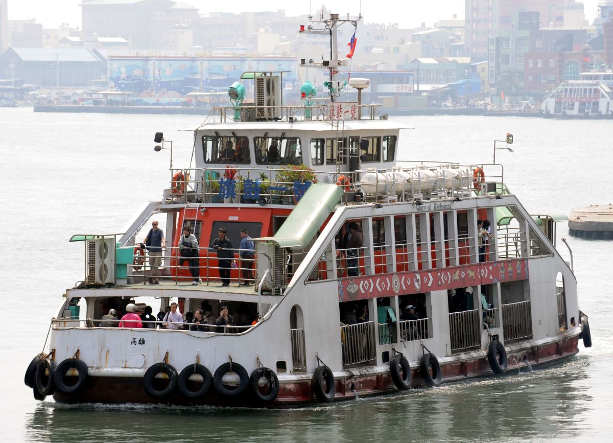 ▲高雄市輪船公司宣佈渡輪再降價，15日起渡輪航線實施高雄市民現金優惠價。(圖／記者黃謝美蘭攝，2019.06.14)