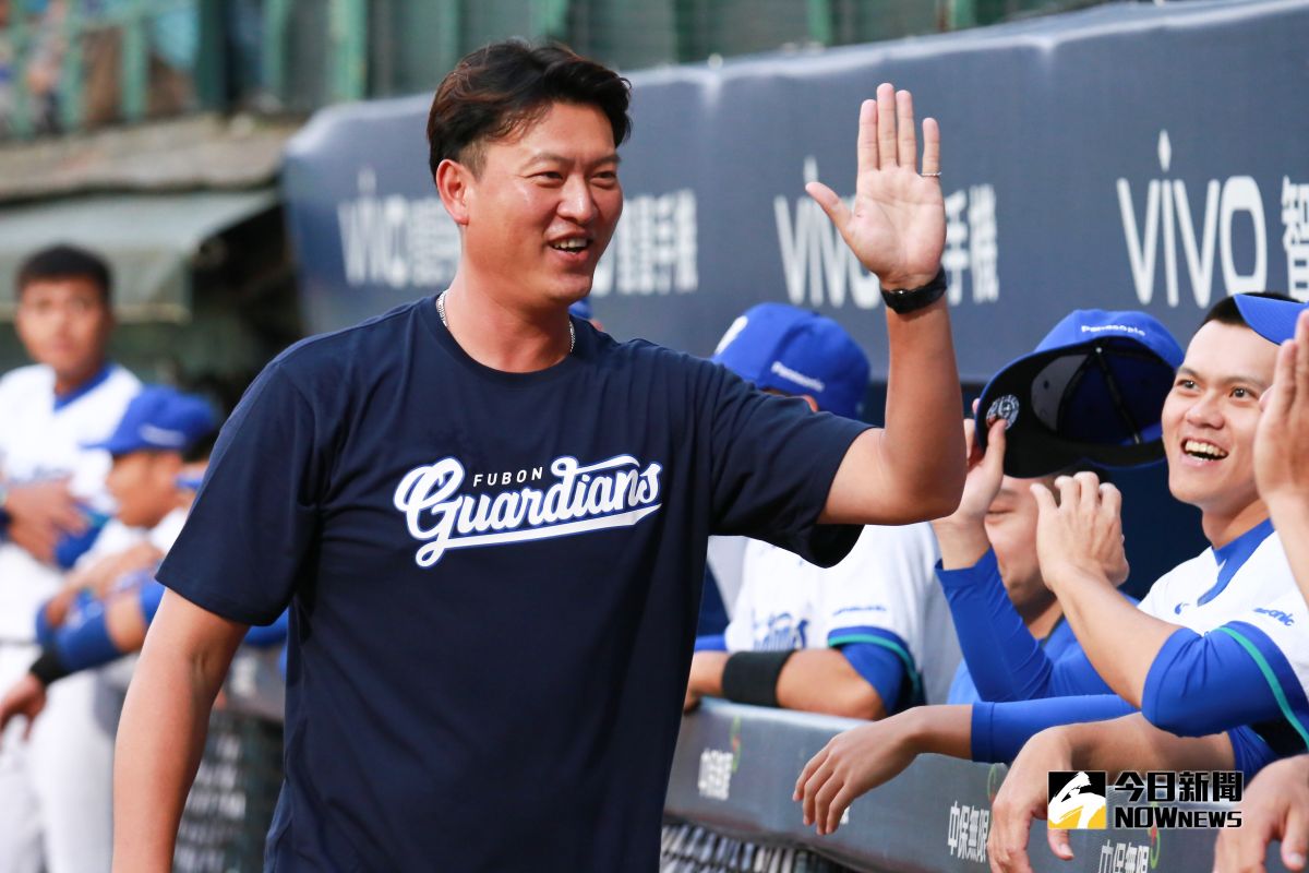 ▲王建民受邀為中華職棒富邦悍將主場開球。（圖／記者葉政勳攝 , 2019.06.14）