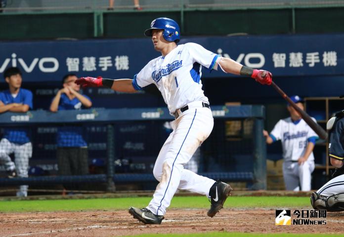 ▲富邦悍將外野手林哲瑄宣布本季後引退，結束11年中職生涯，他的職棒生涯涯「最害怕的男人」非前樂天桃猿陽耀勳莫屬，因2015年一顆觸身球造成腳趾骨折，險些改寫棒球人生。（圖／記者葉政勳攝）