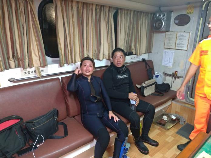 東吉失蹤2名潛水客幸運尋獲　海巡連夜載回馬公
