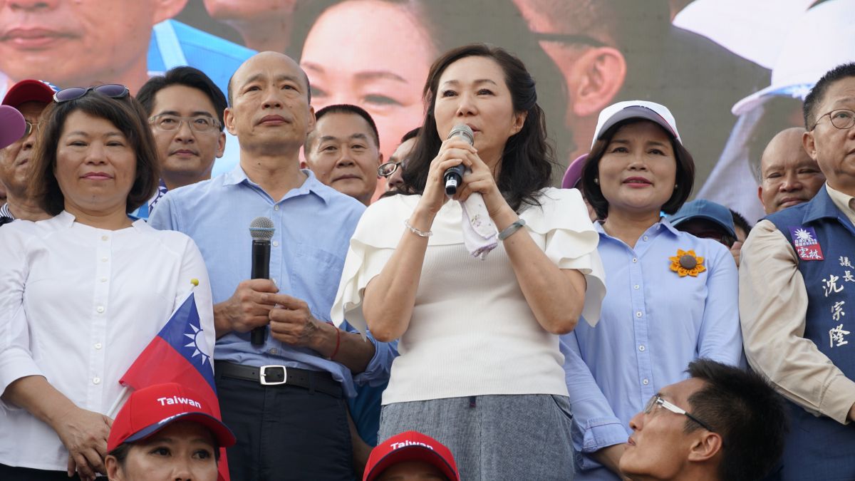 李佳芬激動表示，這段時間遭到不少抹黑，感謝鄉親支持。 (圖/記者蘇榮泉攝)