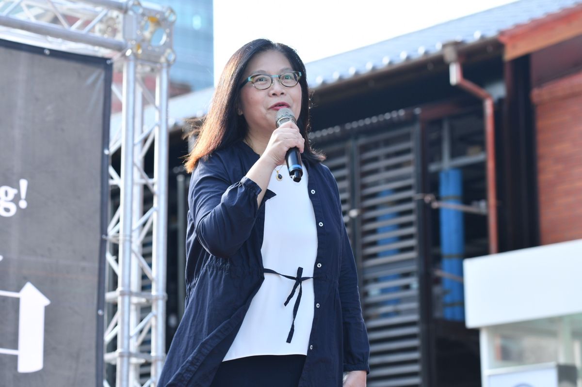 對林鄭月娥只暫緩、不撤回逃犯條例，民進黨團幹事長管碧玲嗆，「暫你的頭」。 (圖/記者林柏年攝)