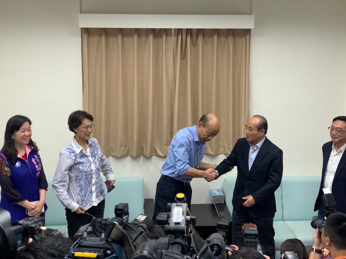 韓國瑜17日突北上立法院，讓立委都措手不及，就連跟王金平會面，兩人見面時間都僅10分鐘。 (圖/NowNews資料照)