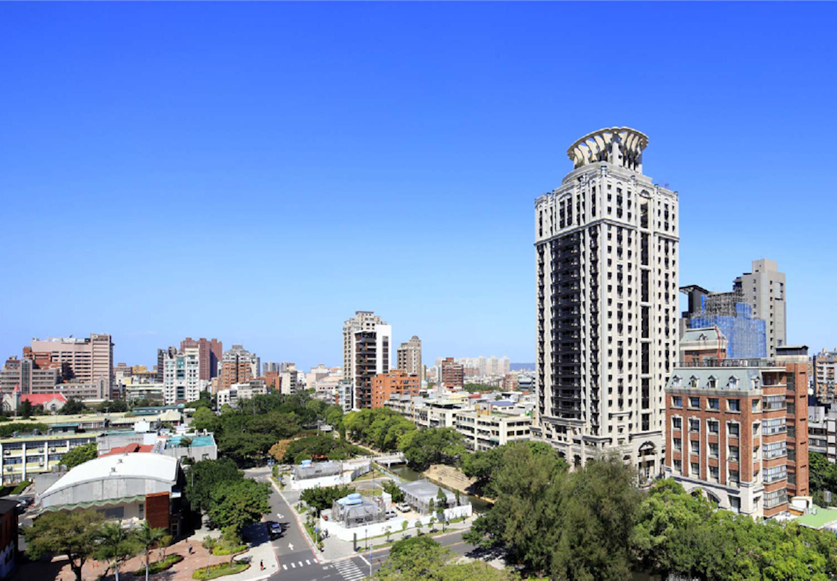 ▲磐龍矗立在新竹市中心，兼具地標及豪宅於一身的榮耀豪邸。(圖/公關照片)