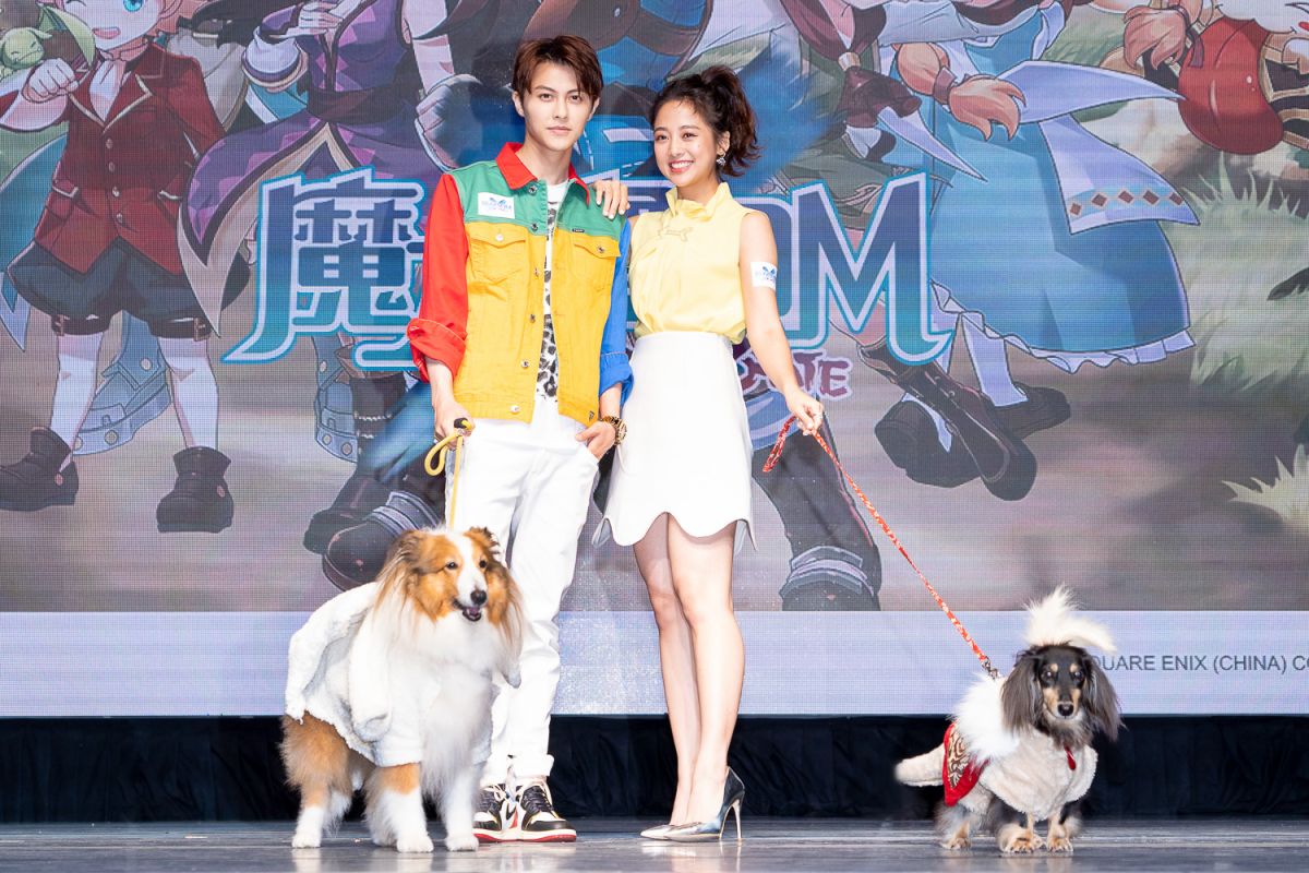 ▲王子邱勝翊與鬼鬼吳映潔一起出席遊戲《魔力寶貝M》上市記者會。（圖／遊戲橘子提供）
