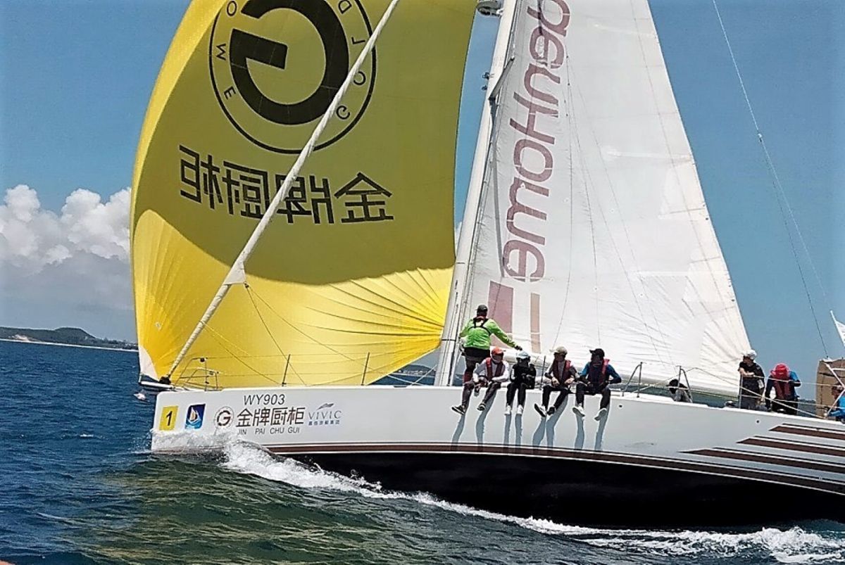 ▲第七屆海峽盃帆船賽參賽隊伍陸續抵達澎湖，9時30分展開澎湖南海的繞島賽事，共有14艘帆船參加。（圖／帆船協會提供，2019.06.20）