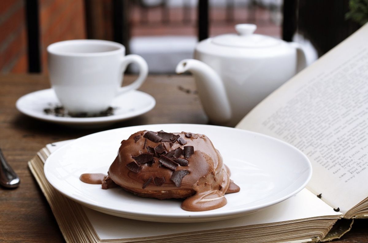 ▲心情憂鬱時會想吃甜點，但別忽略多吃點蔬果與肉類，補充維生素幫助合成神經傳導物質，從根源舒緩憂鬱狀況。（圖片來源│Toa Heftiba）