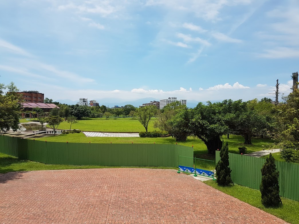 ▲宜蘭縣政府正在整修縣府前面的中央公園，預計今（108）年10月底完工。（圖／記者李清貴攝,2019.06.21)