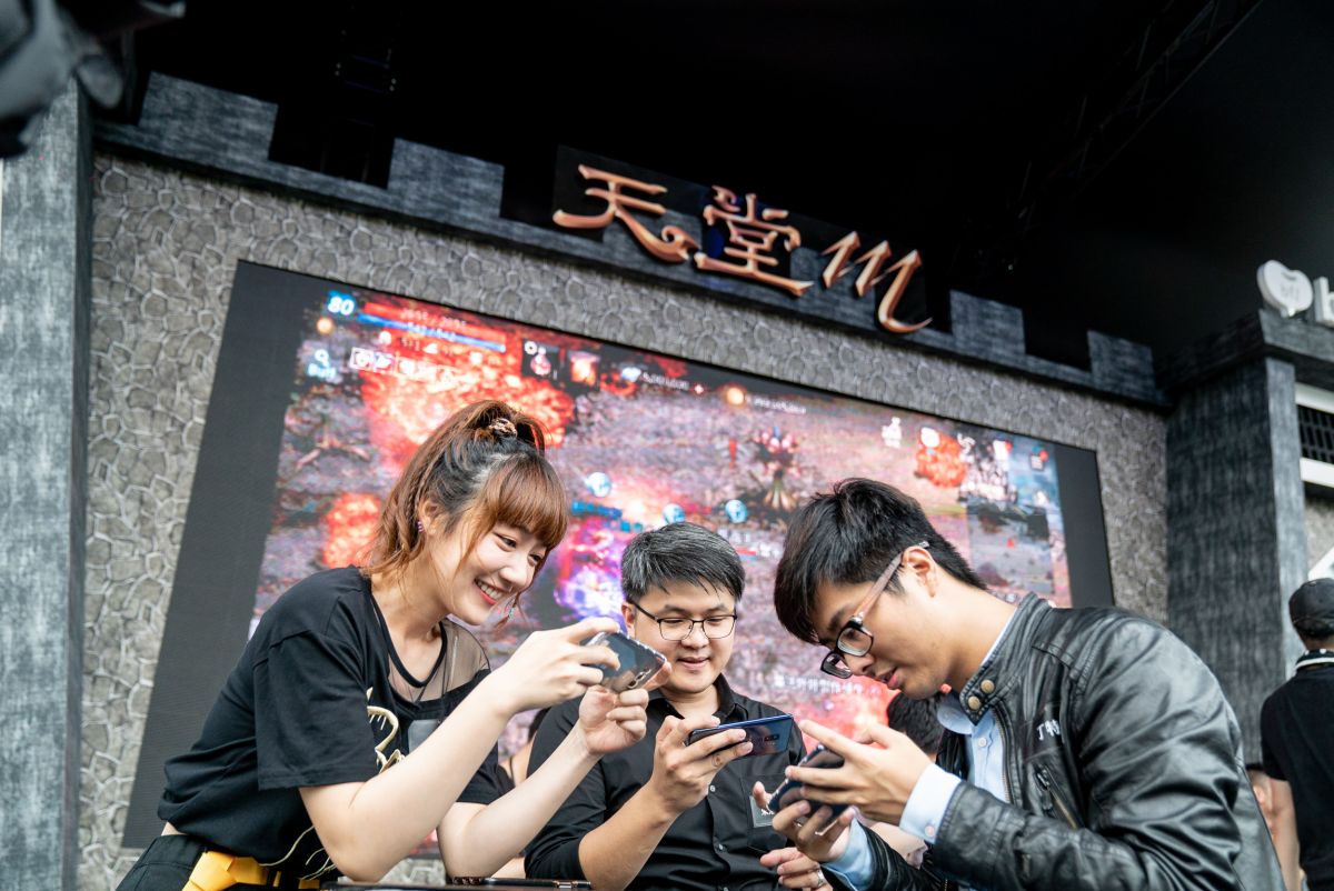 ▲《天堂M》舉辦「崩壞之島」挑戰賽，邀請知名實況主與現場玩家，廝殺爭奪最後生存者。（圖／官方提供）