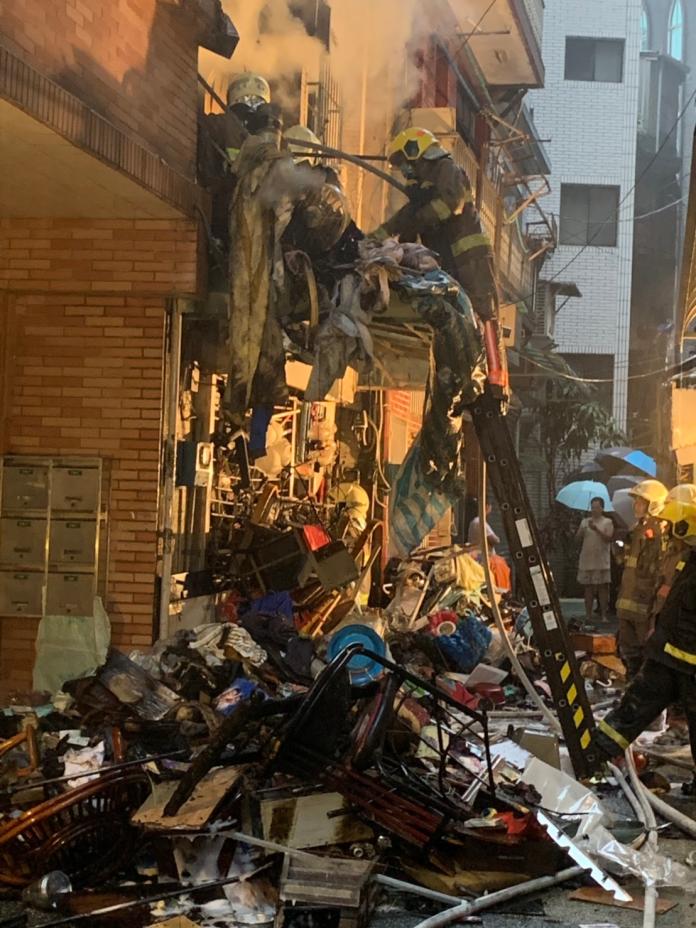 基隆火警奪2命　屋內20噸雜物阻礙救災
