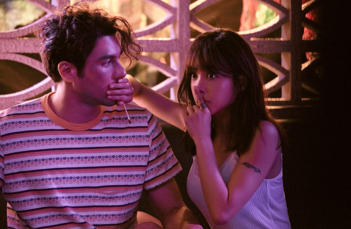 ▲鳳小岳在MV中愛上蔡依林。（圖／索尼音樂提供）