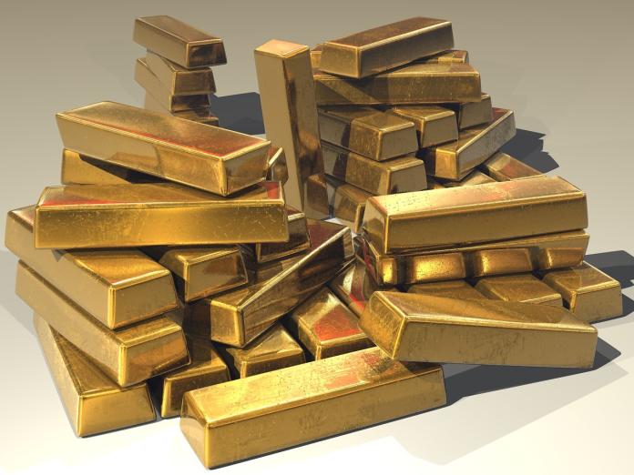 ▲對沖基金不停加碼期貨多單，全球央行也爆買黃金，金價飆破每盎司1400美元。（圖／Pixabay）