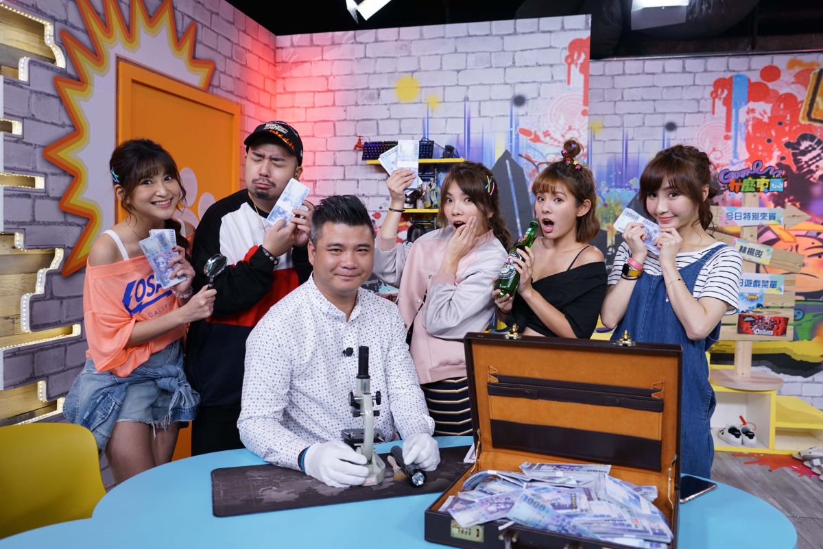 ▲樓心潼（左起）、阿達、林揚竣、小優、鮪魚、瑀希開心合照。（圖／狼谷競技台提供）