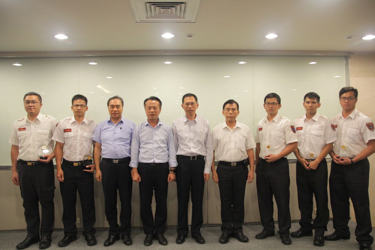 ▲水漾森林搜救有功消防弟兄接受縣府表揚。（圖/嘉義縣政府提供，2019.06.25）