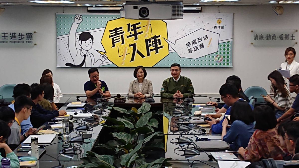 總統蔡英文25日表示，這幾年執政「確實蠻辛苦的」，不過有人說為何今年起蔡英文不一樣了，那是因為她要幕僚收集年輕人的想法，好好思考年輕人想要一個怎麼樣的總統。（ 圖／記者林人芳攝，2019,06,25)