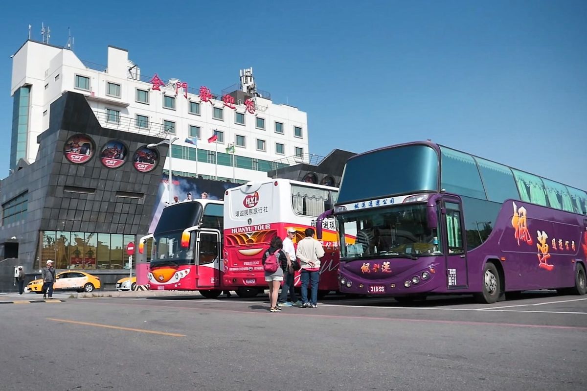 ▲汰舊老遊覽車，金門縣政府最高補助240萬。（圖／蔡若喬攝, 2019.06.25）