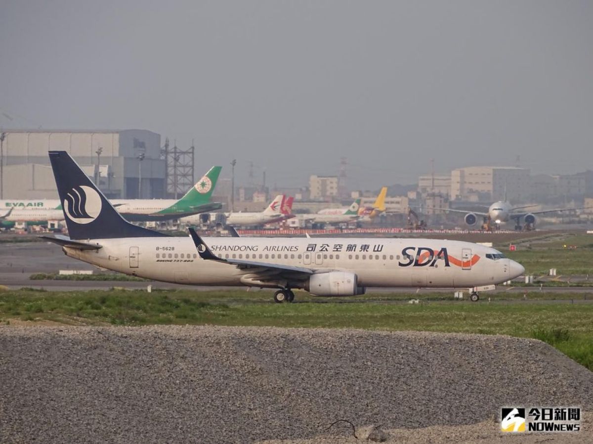 ▲因應即將到來的暑假出國旅遊高峰，桃園機場EC滑行道關閉7日整修。（圖／記者呂炯昌攝）