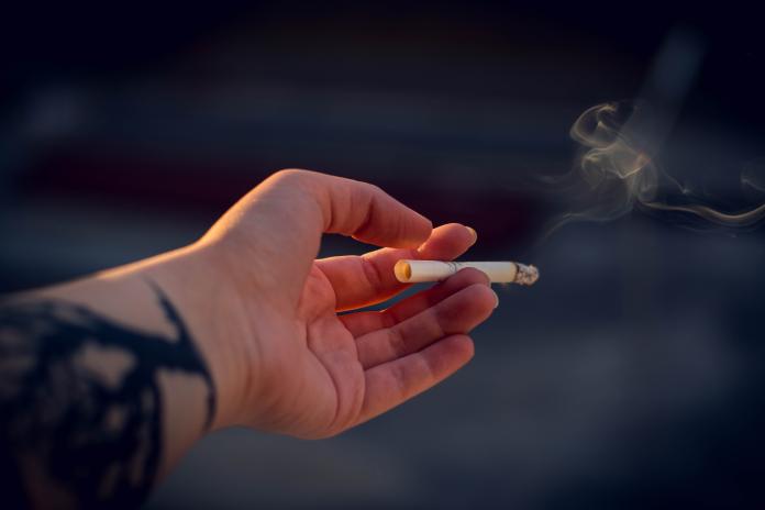 ▲泰國日前公布禁止在家吸菸的法令，以減少二手菸害造成的死亡。（示意圖／取自 Pexels ）
